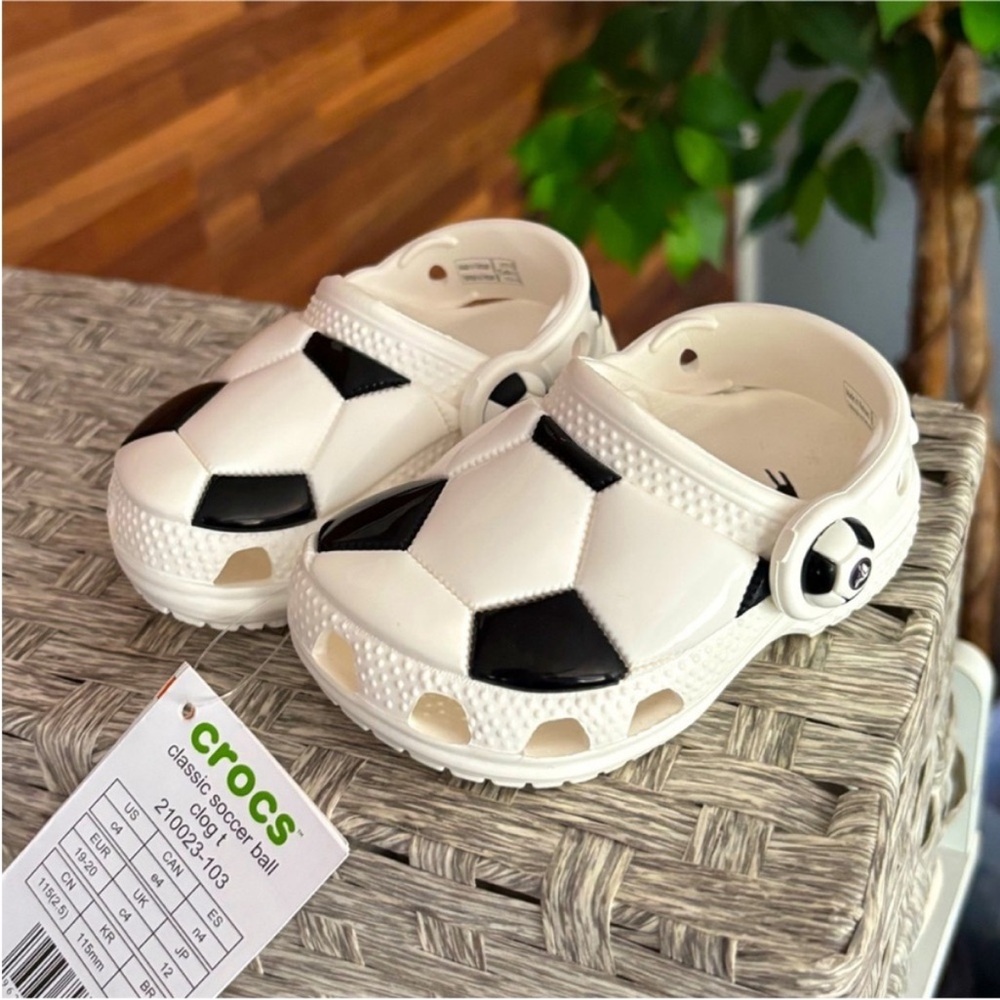 ⚽️Baby Crocs Classic Soccer Ball Clog - 4